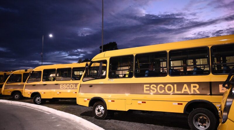 Prefeitura de Campo Belo do Sul - SC recebe onibus escolar para a rede de ensino municipal